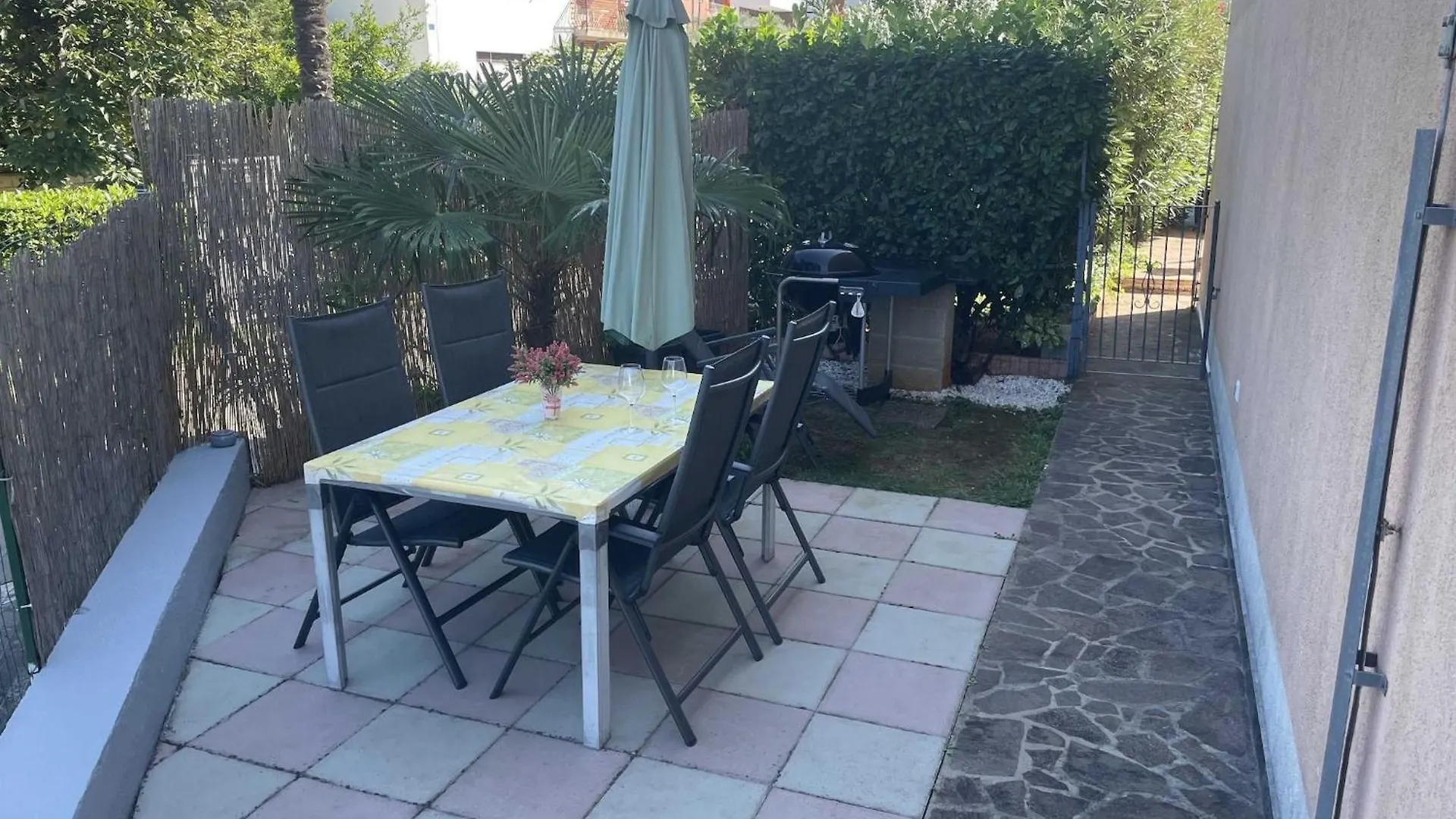 Classic And Modern Umag Apartment With Terrace And Bbq - Two Bedroom Apartment With Terrace 0*,  Kroatië