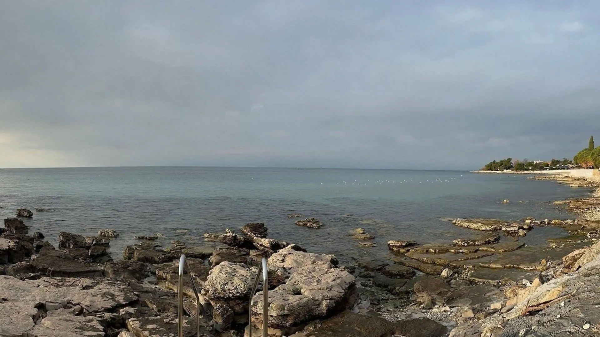 Classic And Modern Umag Apartment With Terrace And Bbq - Two Bedroom Apartment With Terrace Kroatië